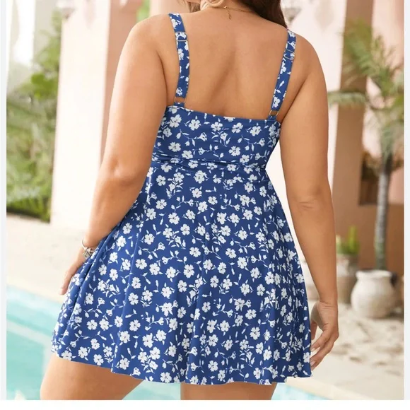 BloomChic Navy and White Floral Dress - Picture 5 of 5